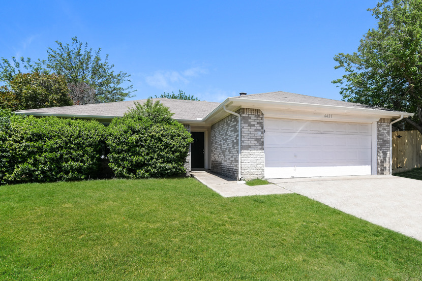 6421 Alta Vista Dr Watauga, TX 76148